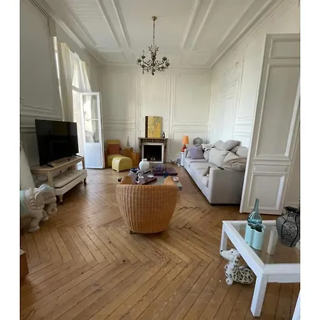 Appartement Castel Beau Rivage *
